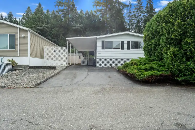 49 2270 196 STREET - photo 2 of 39