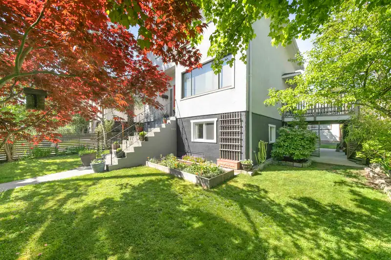 827 E 16TH AVENUE - photo 3 of 39