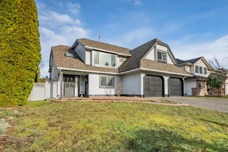 15663 107A AVENUE - photo 1 of 24