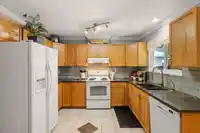 20782 52 AVENUE - thumbnail 11