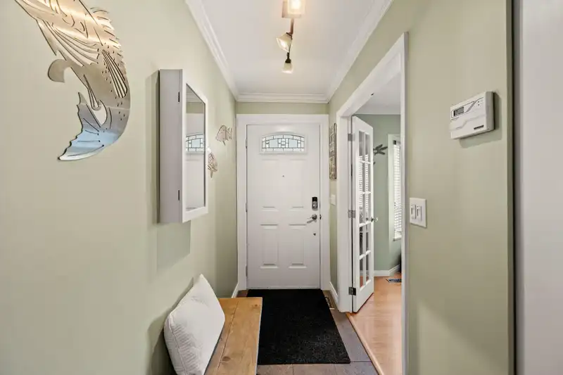20782 52 AVENUE - photo 4 of 40
