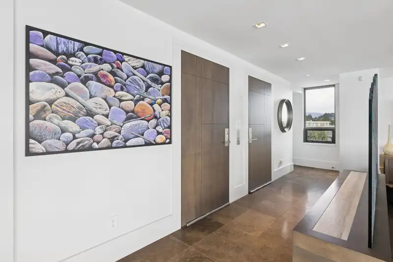 9 2250 BELLEVUE AVENUE - photo 4 of 40