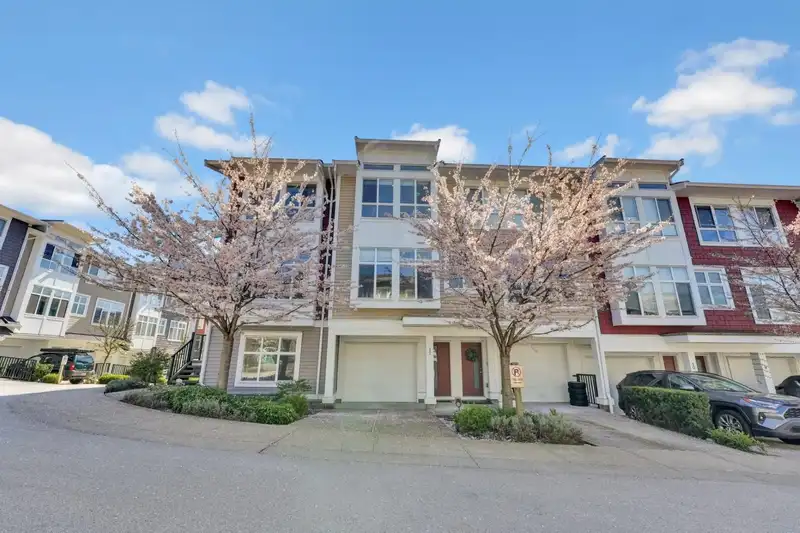 12 24108 104 AVENUE - photo 2 of 40