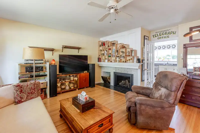 8625 144A STREET - photo 4 of 40