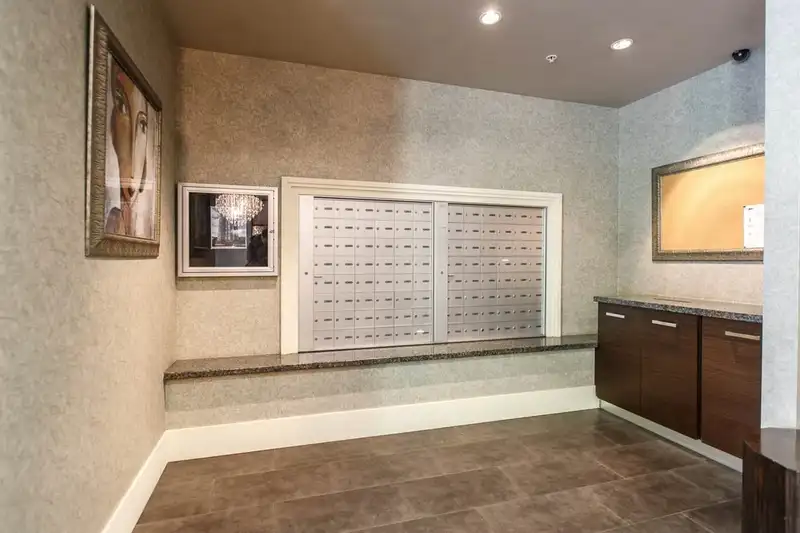 301 2959 GLEN DRIVE - photo 3 of 18