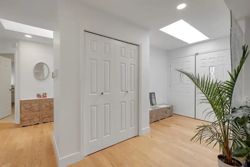 907 SPRICE AVENUE - photo 3 of 40
