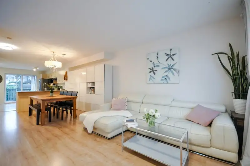 11 15871 85 AVENUE - photo 4 of 31