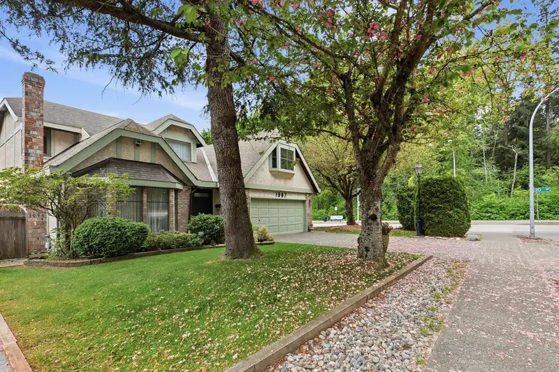 1987 144 STREET - photo 2 of 34