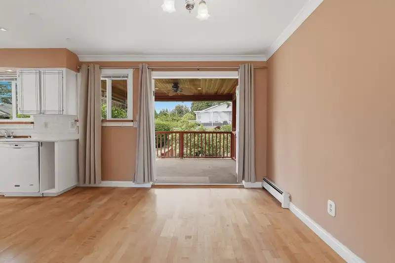 11411 78 AVENUE - photo 2 of 40