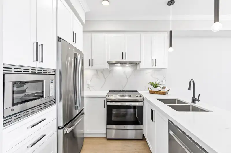 510 12109 223 STREET - photo 3 of 40