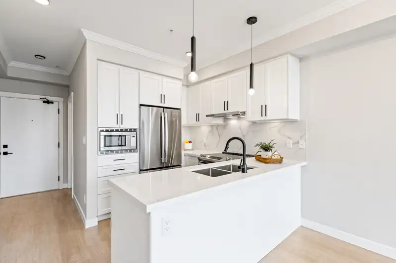 510 12109 223 STREET - photo 4 of 40