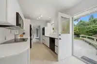 3250 DELBROOK AVENUE - thumbnail 17