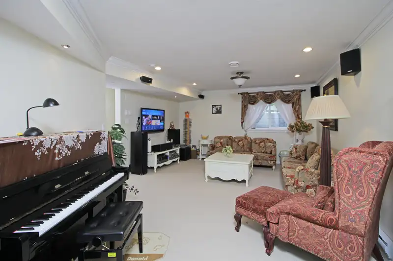 3303 148A STREET - photo 3 of 15