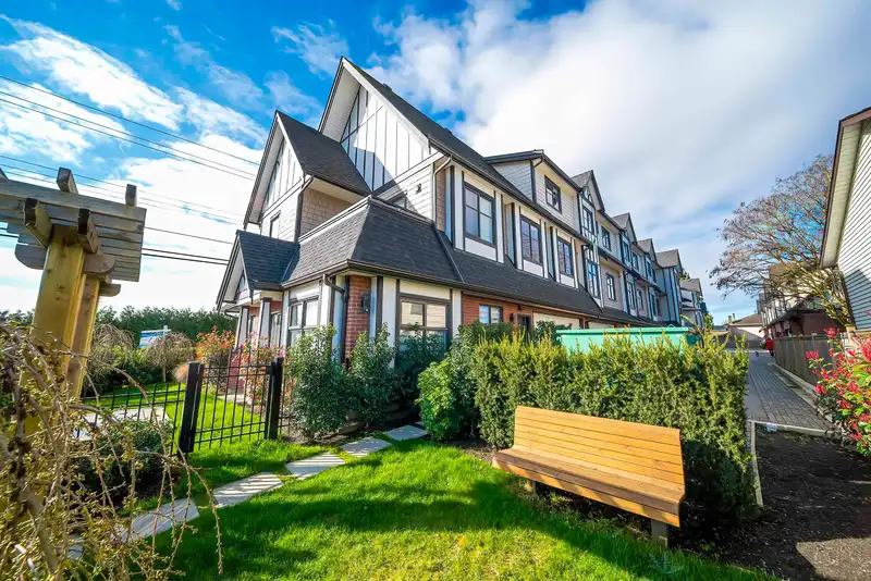 5 9899 STEVESTON HIGHWAY - photo 1 of 37