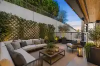 320 3229 ST JOHNS STREET - thumbnail 1