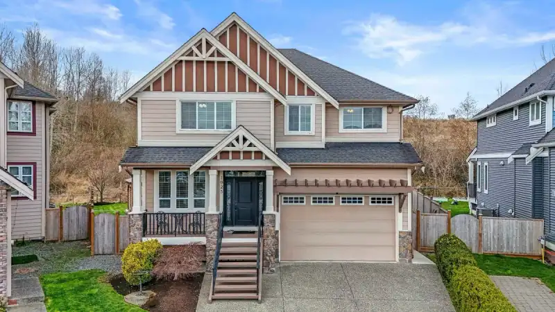 1925 MERLOT BOULEVARD - photo 1 of 40