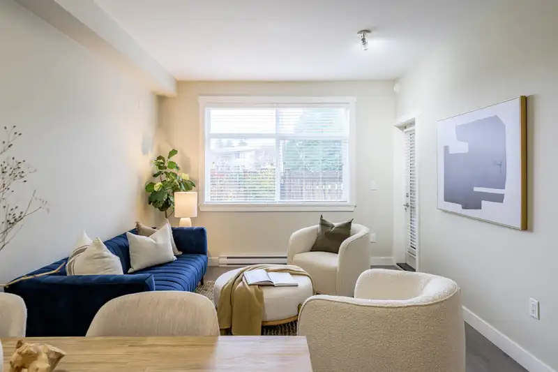 111 20696 EASTLEIGH CRESCENT - photo 4 of 40