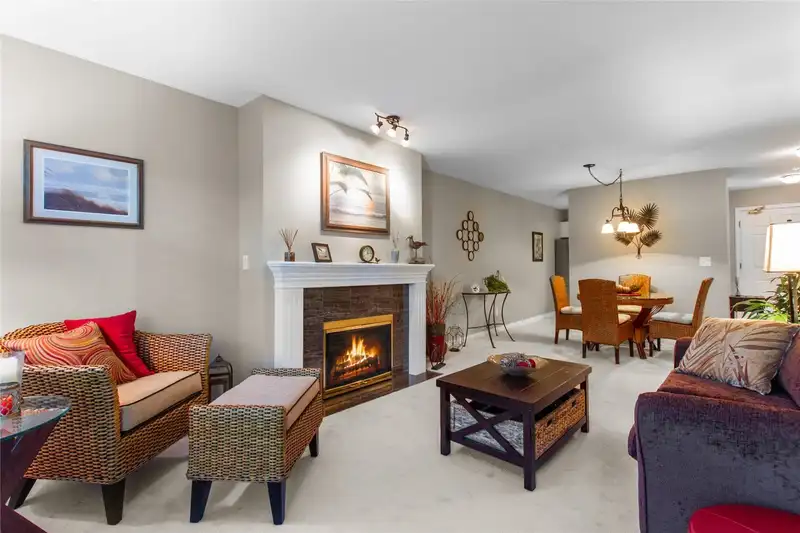 103 15375 17 AVENUE - photo 1 of 22