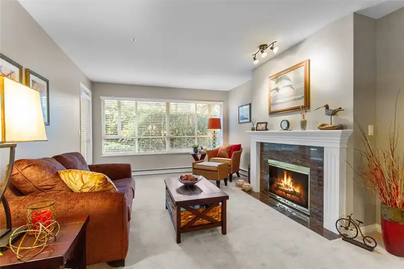103 15375 17 AVENUE - photo 2 of 22