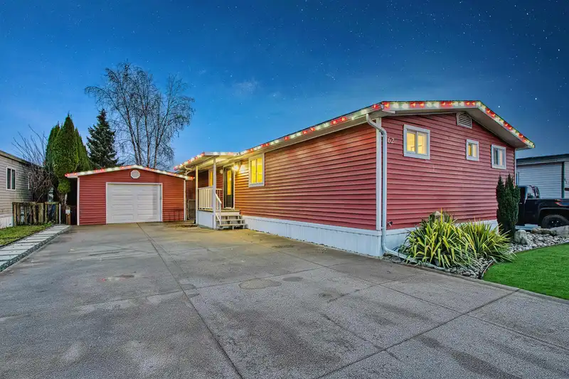 62 41168 LOUGHEED HIGHWAY - photo 2 of 35