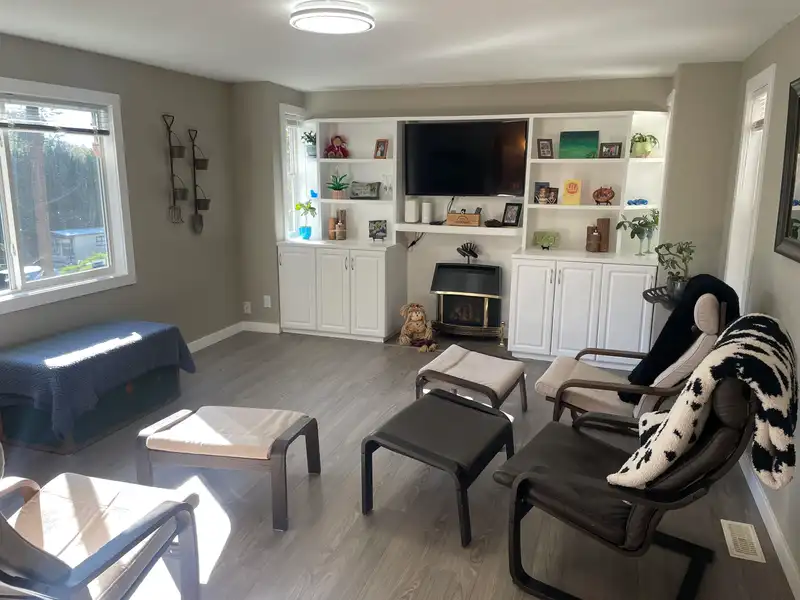 98 43201 LOUGHEED HIGHWAY - photo 3 of 25