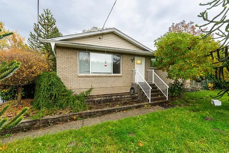 21355 OLD YALE ROAD - photo 1 of 39