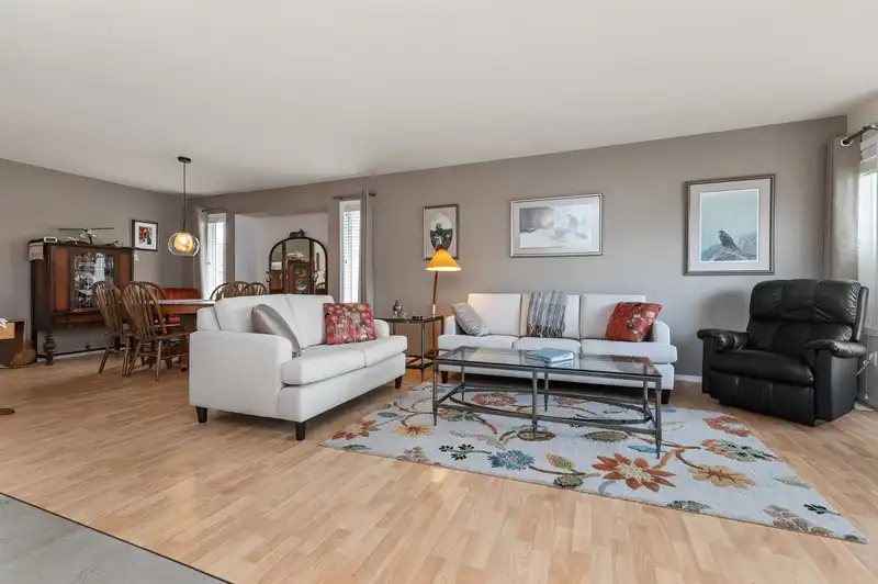 44 46485 AIRPORT ROAD - photo 3 of 40