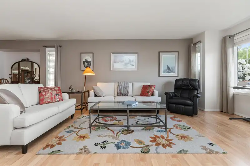 44 46485 AIRPORT ROAD - photo 4 of 40