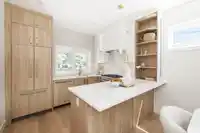 3143 E 19 AVENUE - thumbnail 2