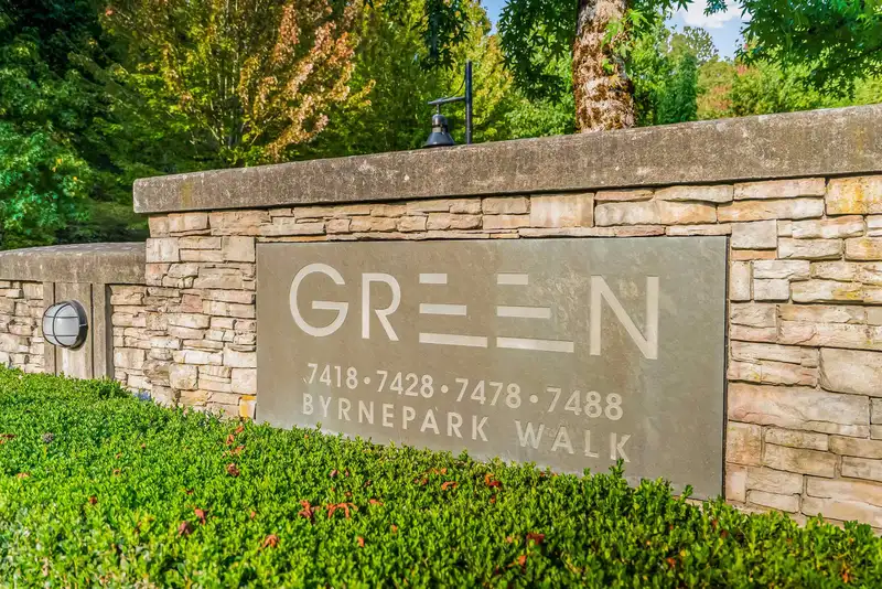 401 7418 BYRNEPARK WALK - photo 3 of 28