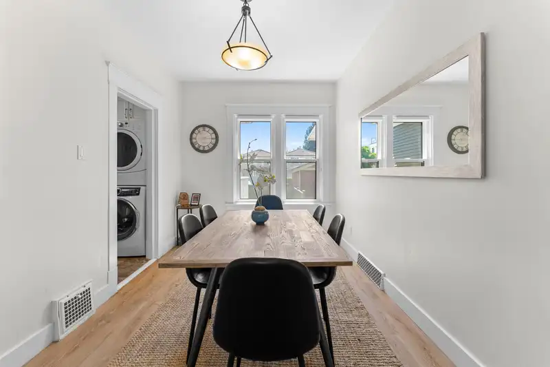 178 E KING EDWARD AVENUE - photo 4 of 34