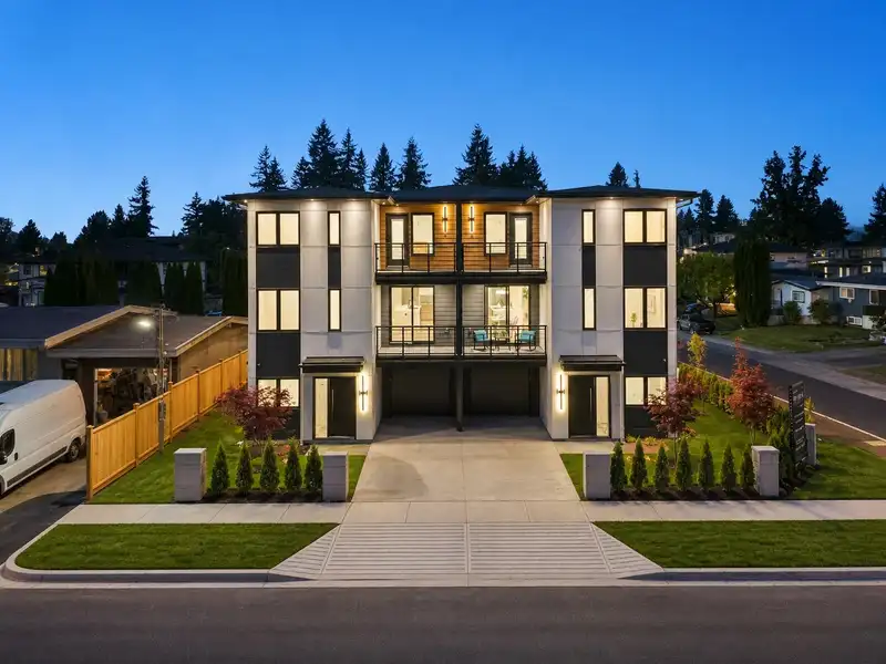 2 2491 LYNDEN STREET - photo 2 of 37