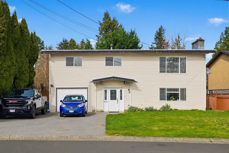 33359 WHIDDEN AVENUE - photo 1 of 40