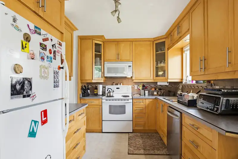 33359 WHIDDEN AVENUE - photo 2 of 40