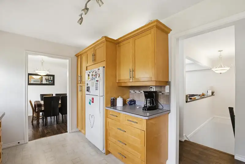 33359 WHIDDEN AVENUE - photo 4 of 40