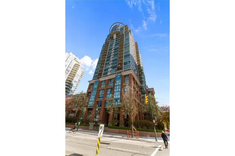1503 1088 QUEBEC STREET - photo 1 of 20