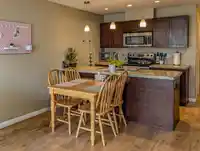 204 5000 IMPERIAL STREET - thumbnail 2