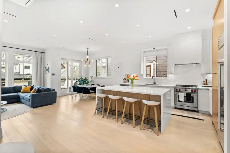 3123 W 16TH AVENUE - photo 4 of 40
