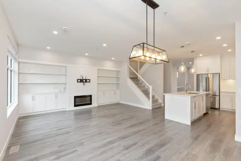 15 20327 72B AVENUE - photo 3 of 36