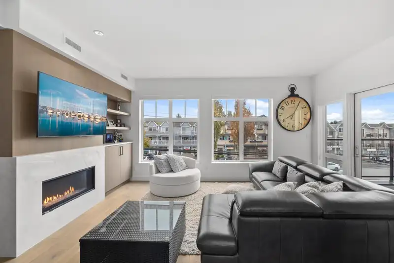 209 12088 3RD AVENUE - photo 1 of 40