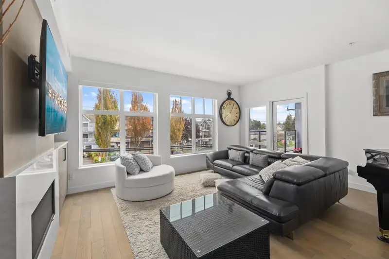 209 12088 3RD AVENUE - photo 3 of 40