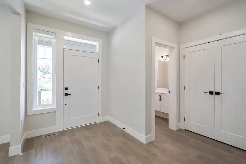 20531 76 AVENUE - photo 3 of 40