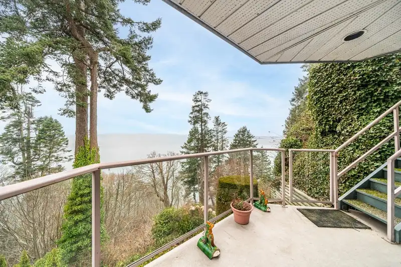 58 TSAWWASSEN BEACH ROAD - photo 3 of 15