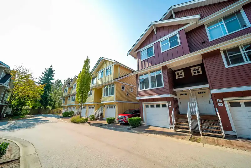 68 935 EWEN AVENUE - photo 2 of 32