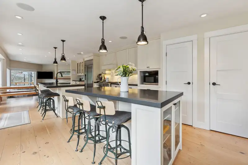 3714 SOUTHRIDGE PLACE - photo 2 of 31