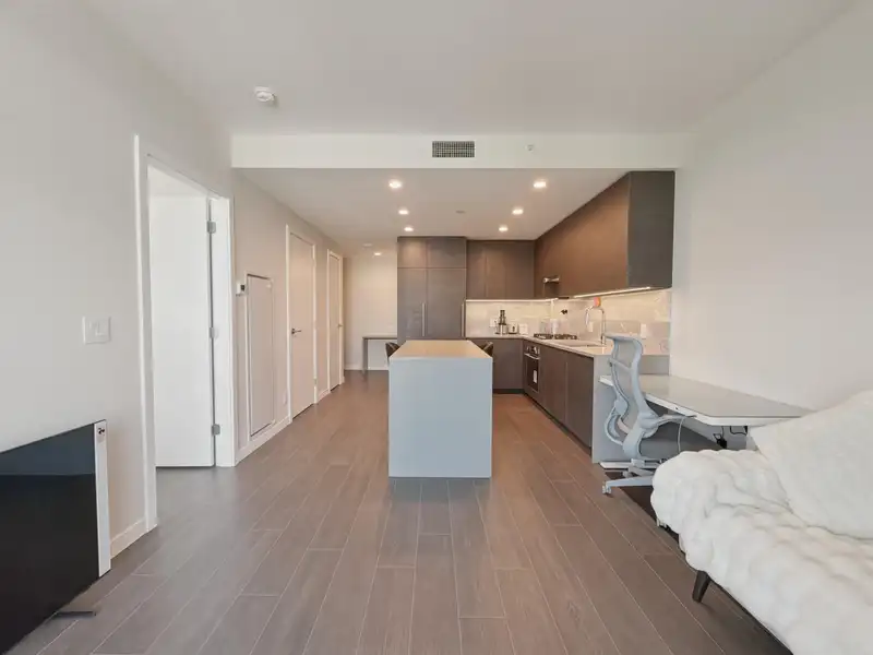 2707 2108 GILMORE AVENUE - photo 2 of 22