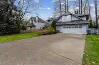 8569 141A STREET - thumbnail 29