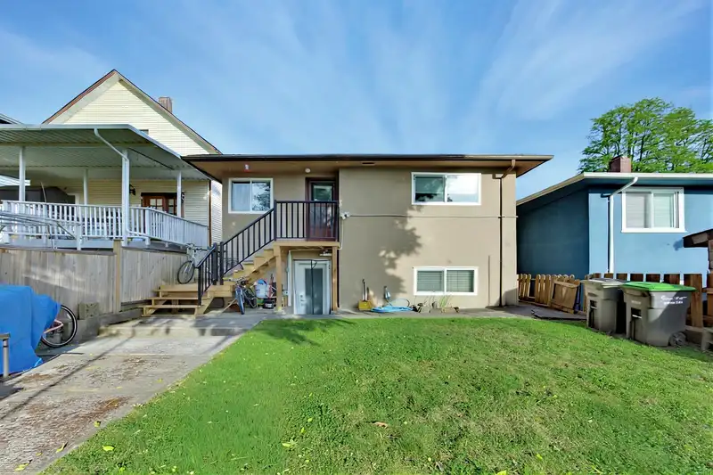 4967 SPENCER STREET - photo 2 of 33