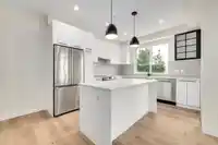 522 8117 200A STREET - thumbnail 6