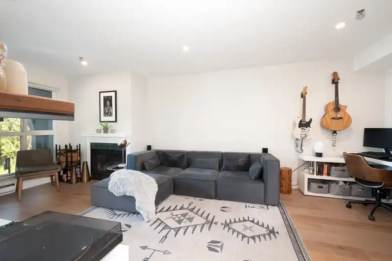 101 1166 W 6TH AVENUE - photo 4 of 30